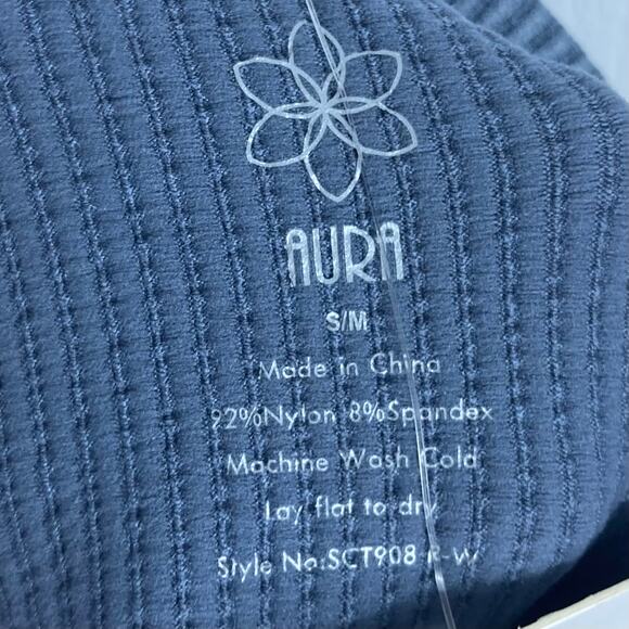 NWT AURA Top Women S/M Gray Ribbed Round-Neck Crop Stretchy Sleeveless NEW - Picture 2 of 3